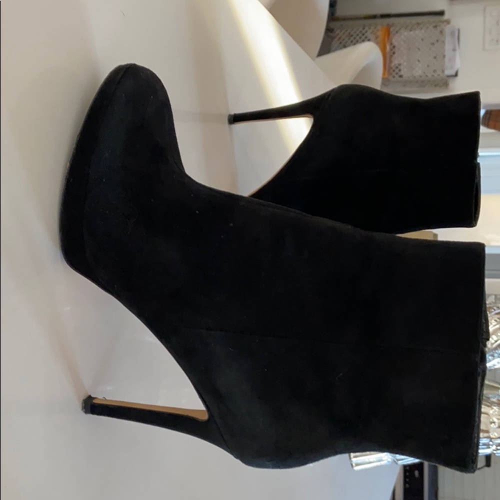 Saks Fifth Avenue